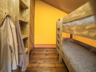 Wood Lodge Midi: bunk room