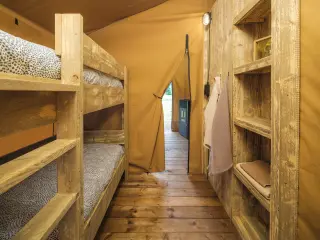 Wood Lodge Midi: wooden bunk beds and shelves