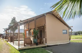 Glamping Lodge 35: side view with the sloped roof